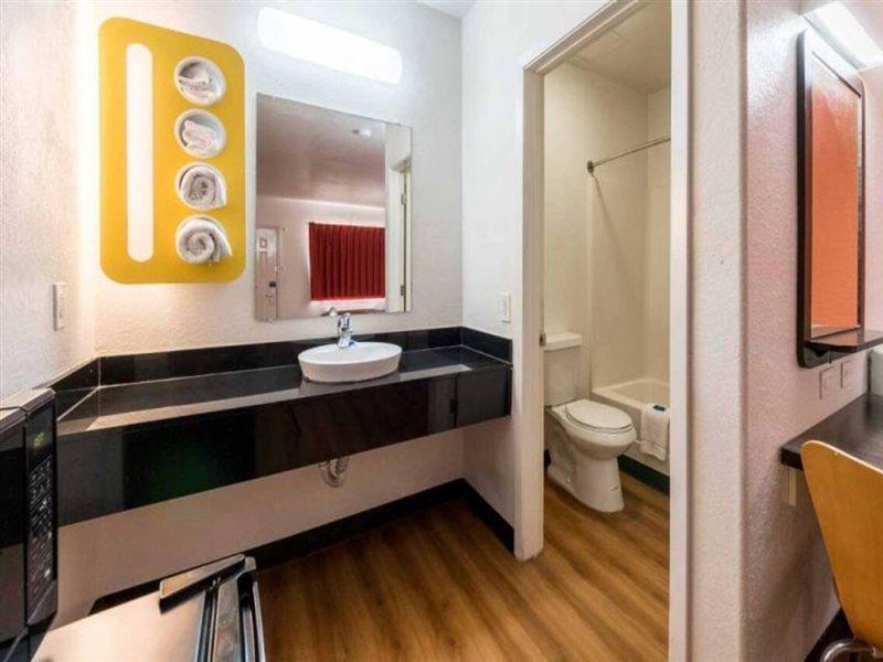 Motel 6 Seguin Tx Экстерьер фото
