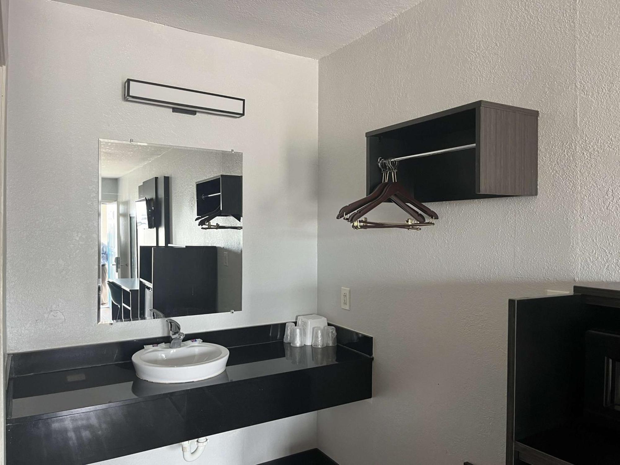 Motel 6 Seguin Tx Экстерьер фото