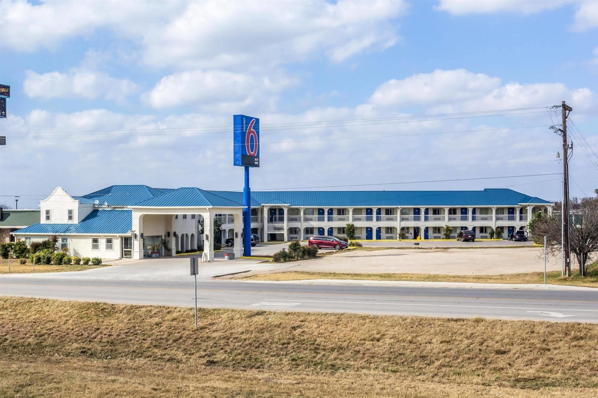 Motel 6 Seguin Tx Экстерьер фото