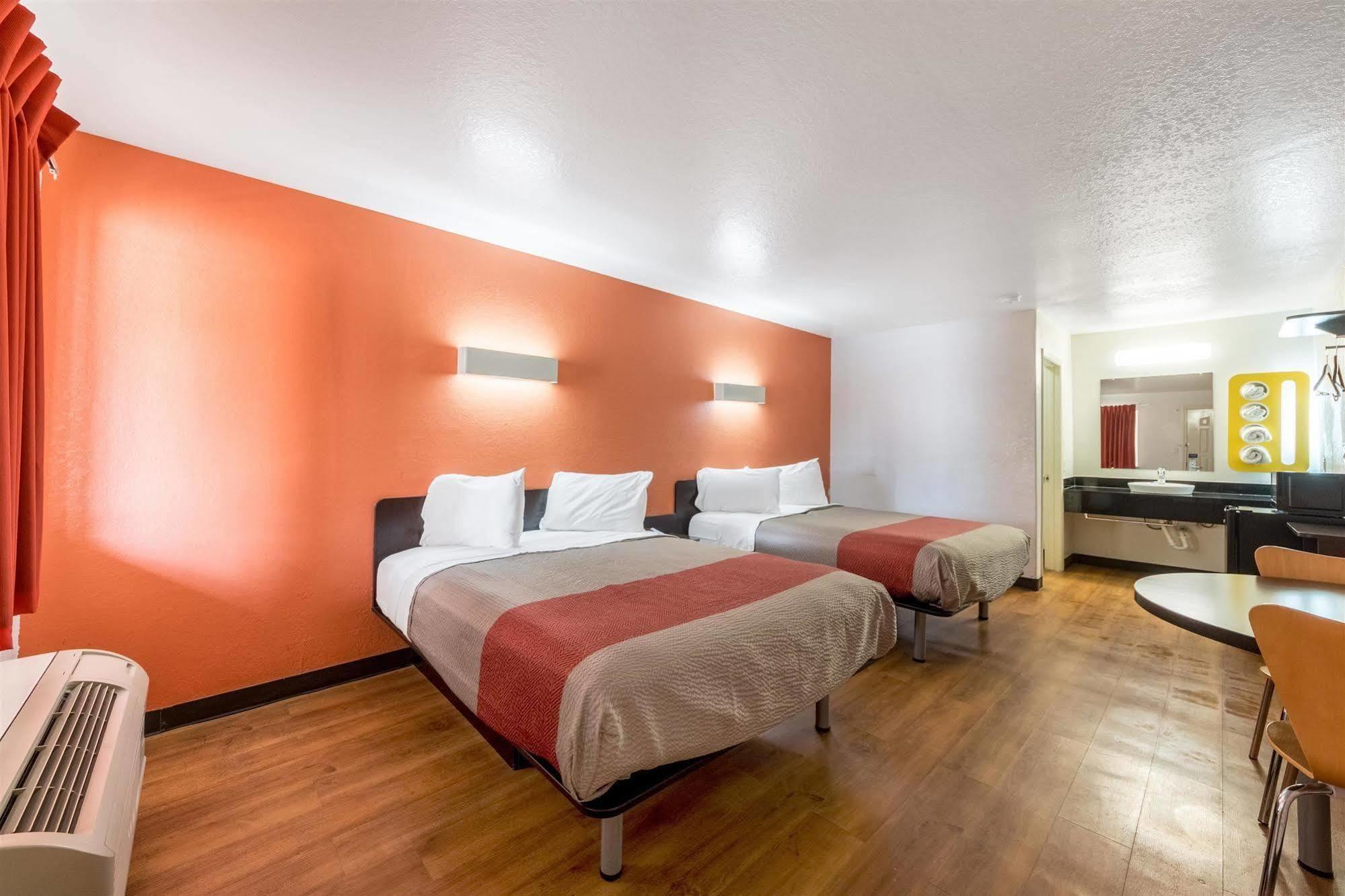 Motel 6 Seguin Tx Экстерьер фото