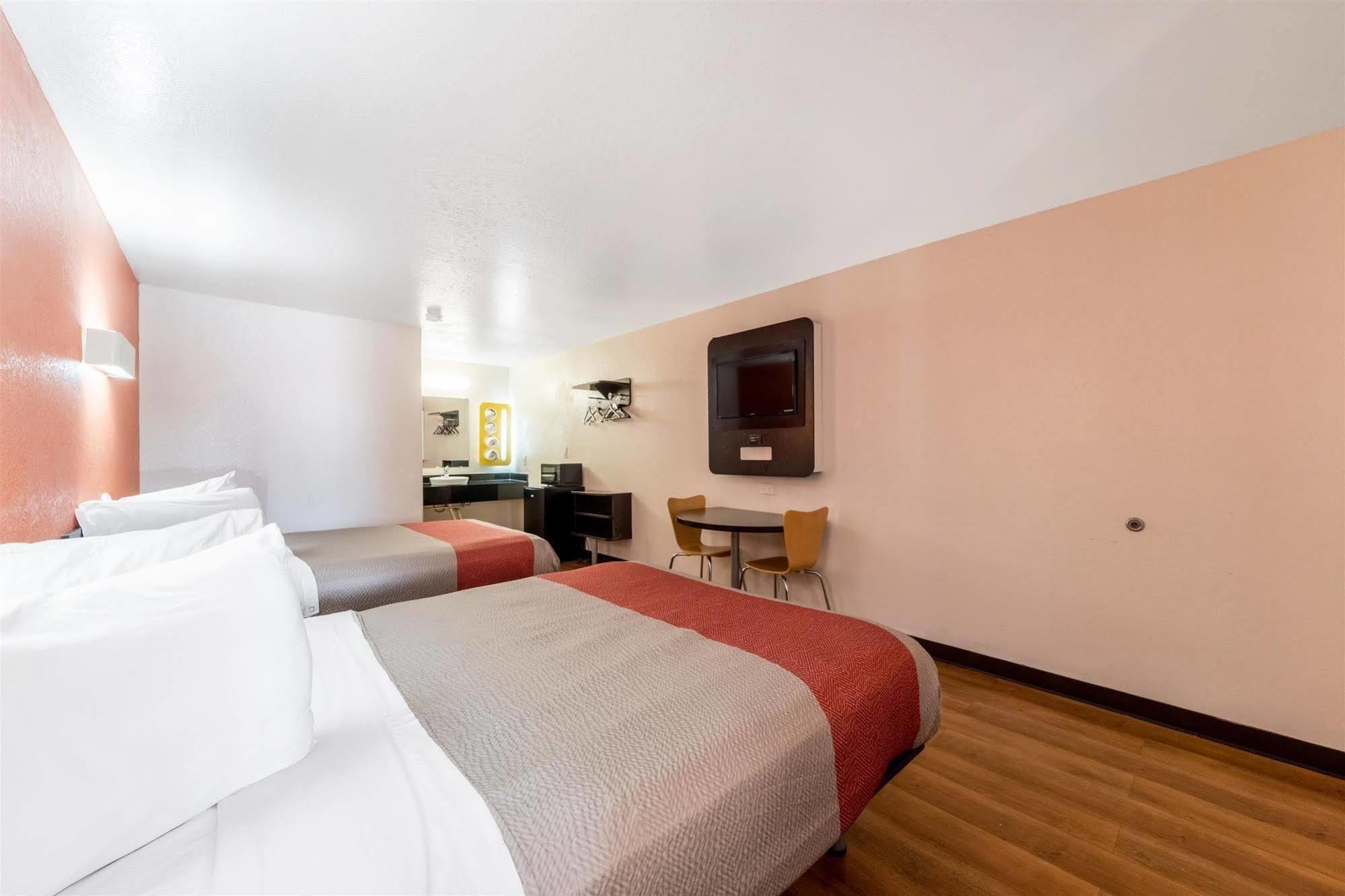 Motel 6 Seguin Tx Экстерьер фото