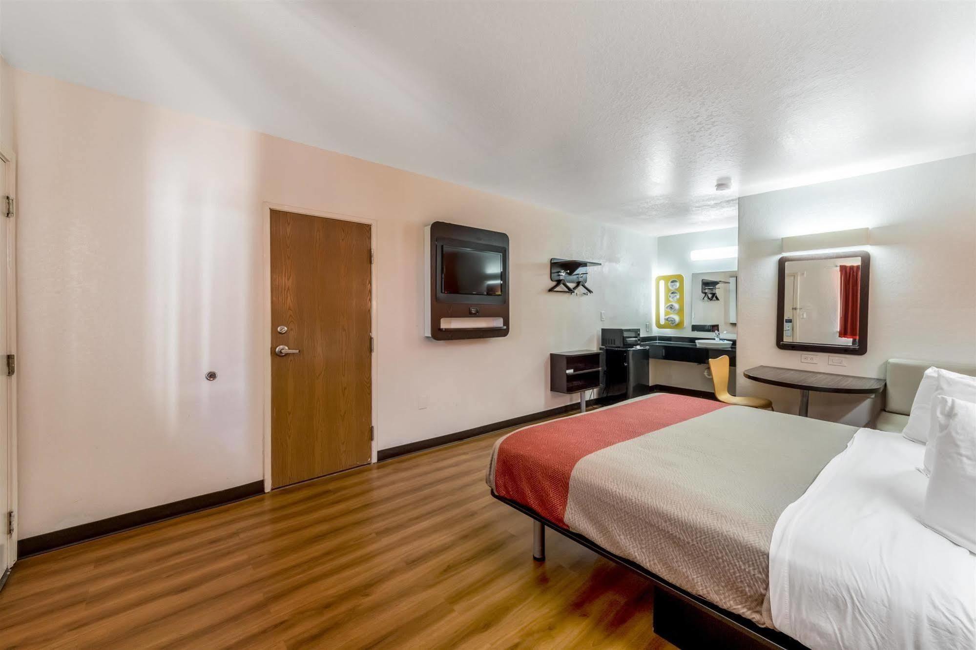 Motel 6 Seguin Tx Экстерьер фото
