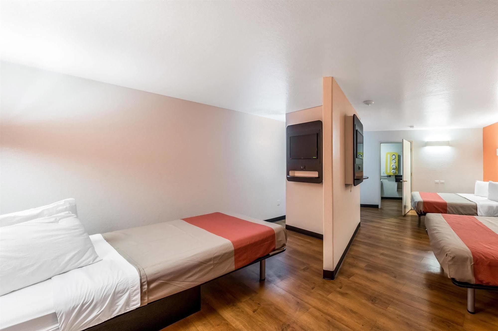 Motel 6 Seguin Tx Экстерьер фото