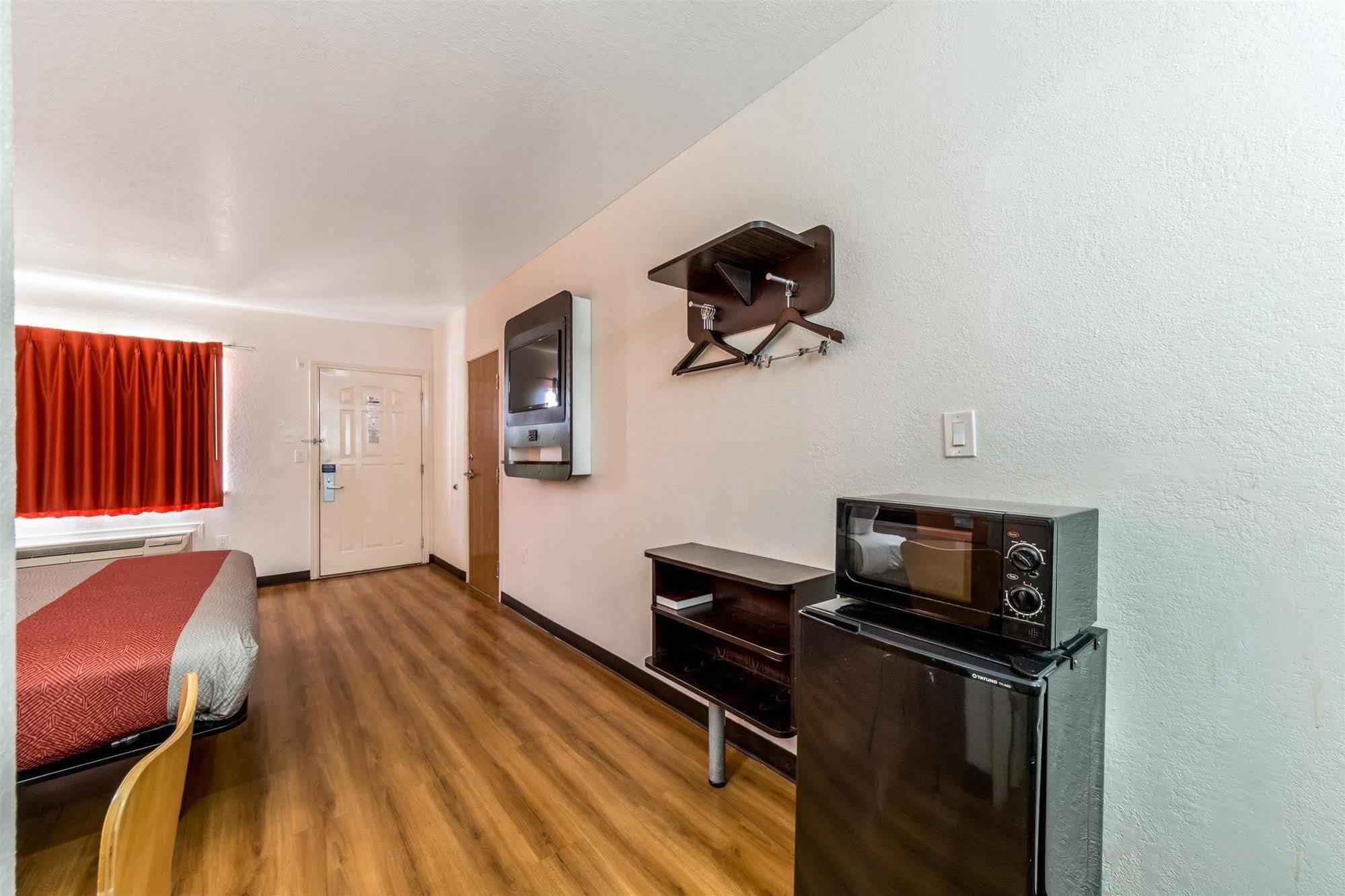 Motel 6 Seguin Tx Экстерьер фото