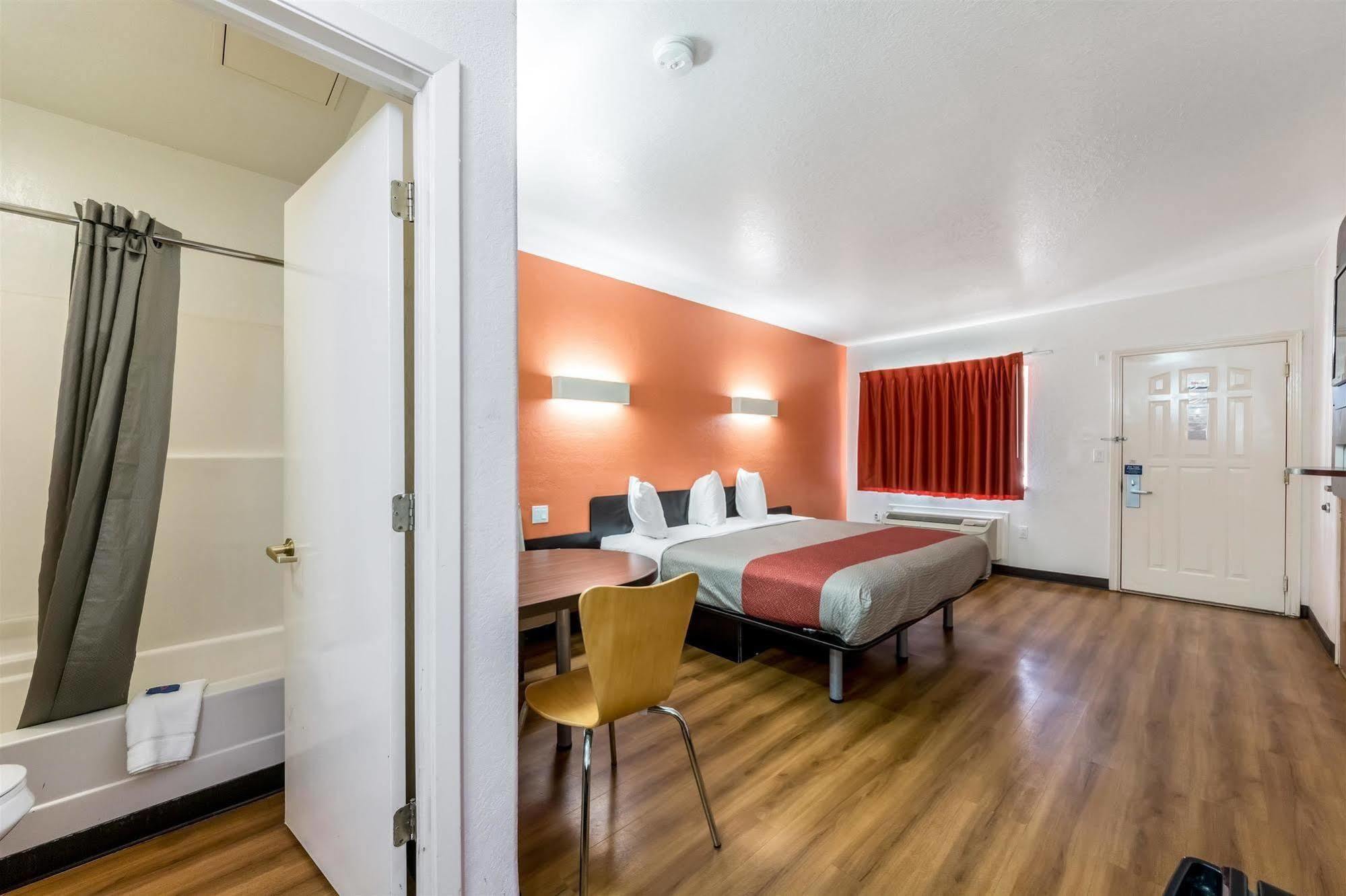Motel 6 Seguin Tx Экстерьер фото