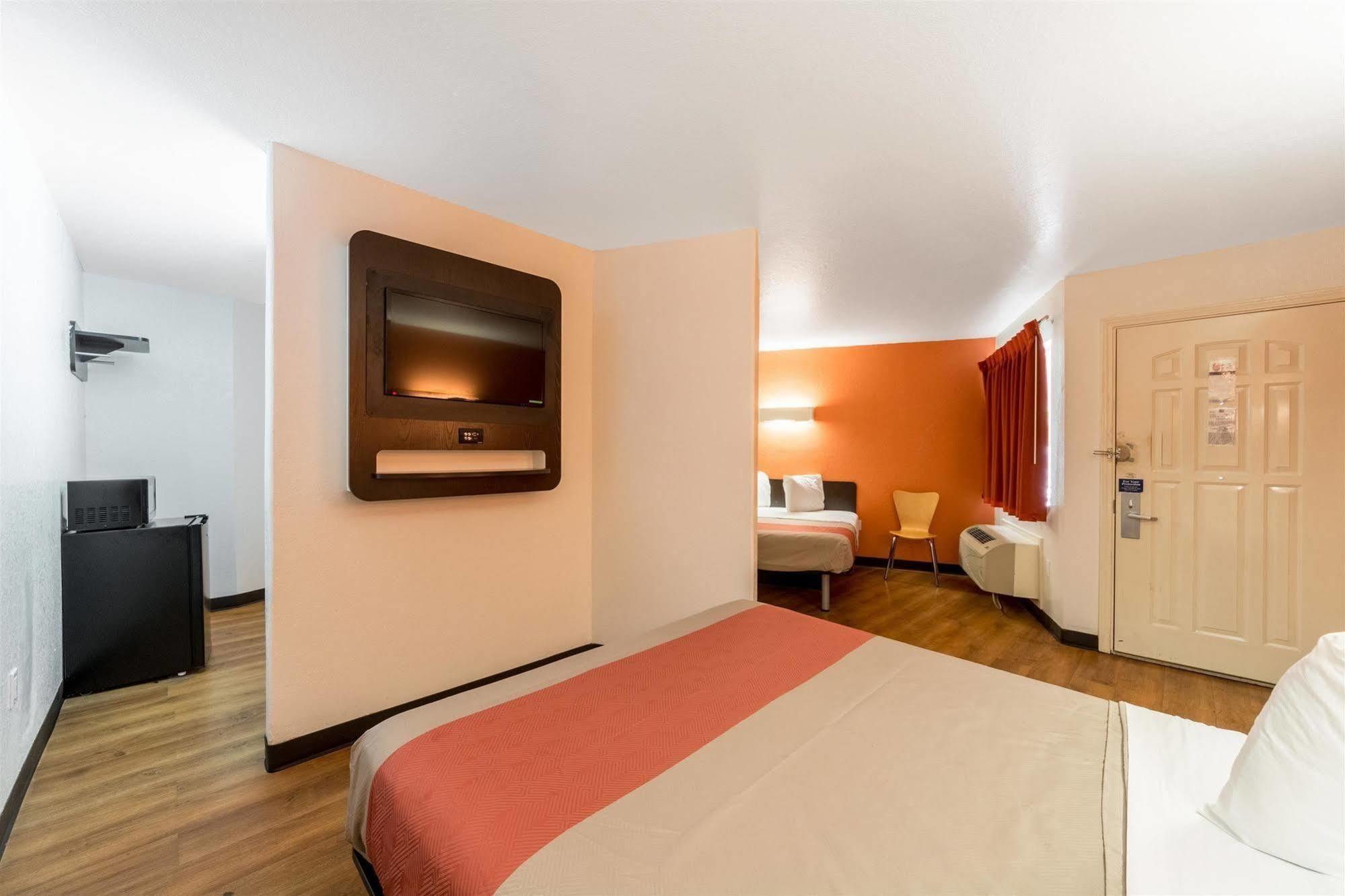 Motel 6 Seguin Tx Экстерьер фото