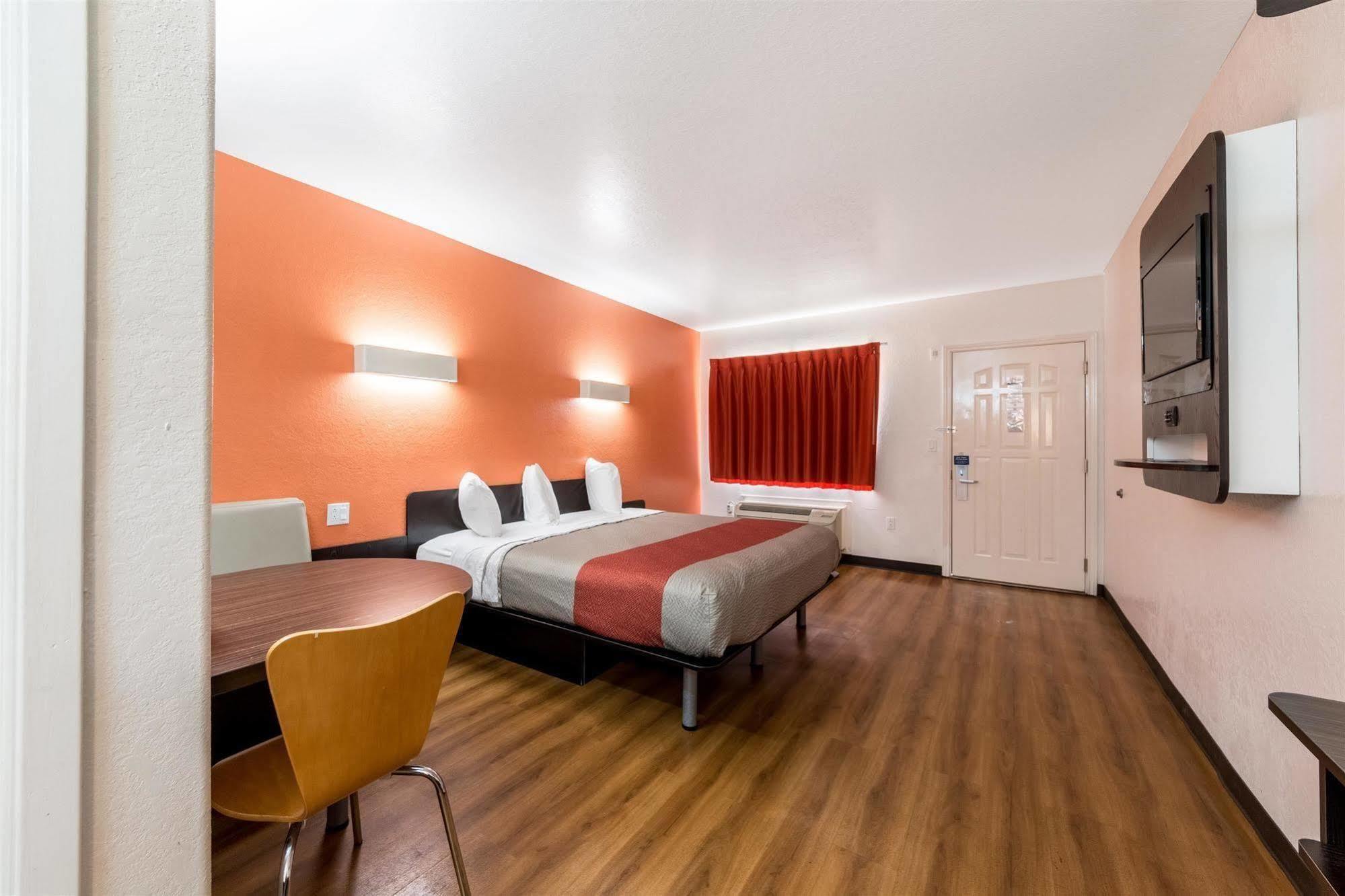Motel 6 Seguin Tx Экстерьер фото