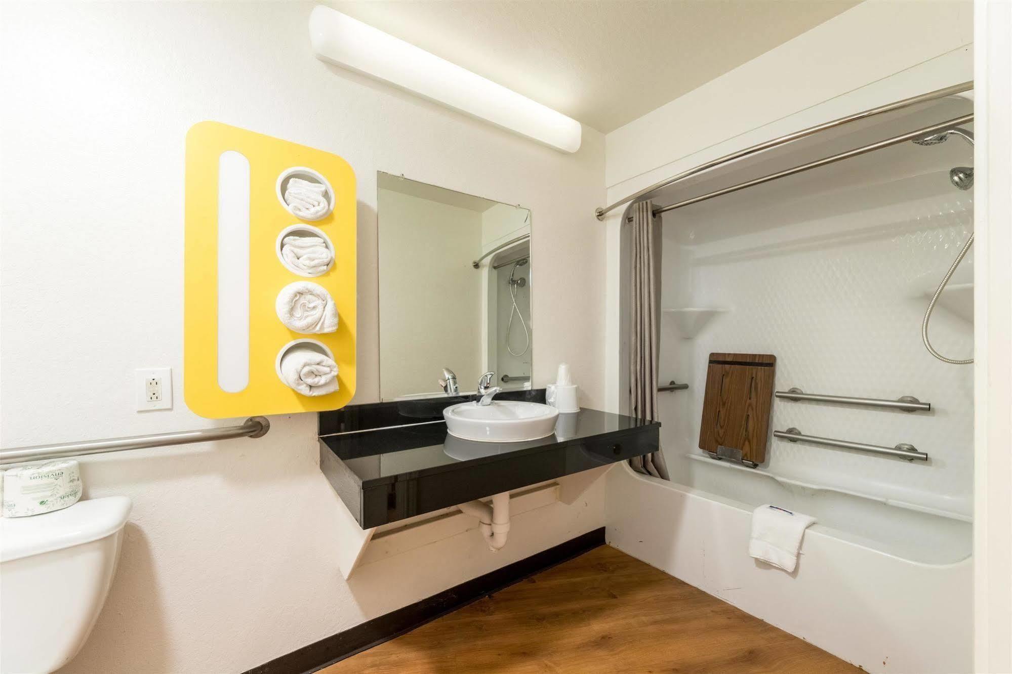 Motel 6 Seguin Tx Экстерьер фото
